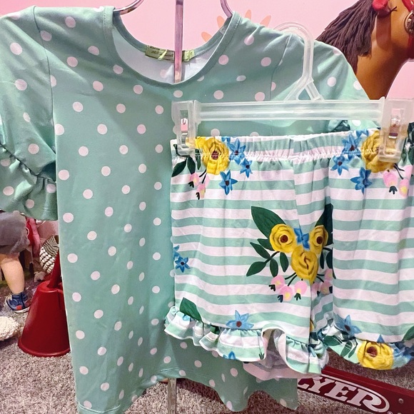 Milly loves Lilly 2 piece set. - Picture 1 of 2